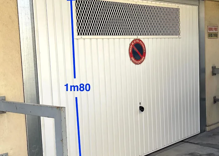 4P Modern & Secured Parking